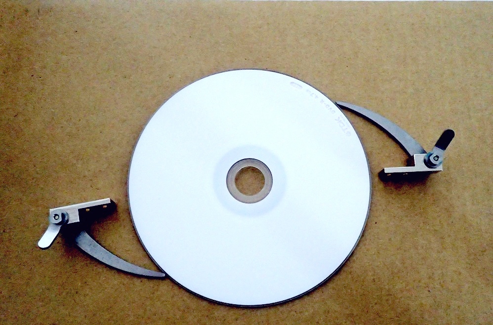 カニ爪クランプ